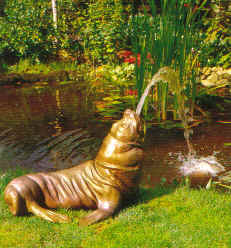 Скульптура женщины-моржа
